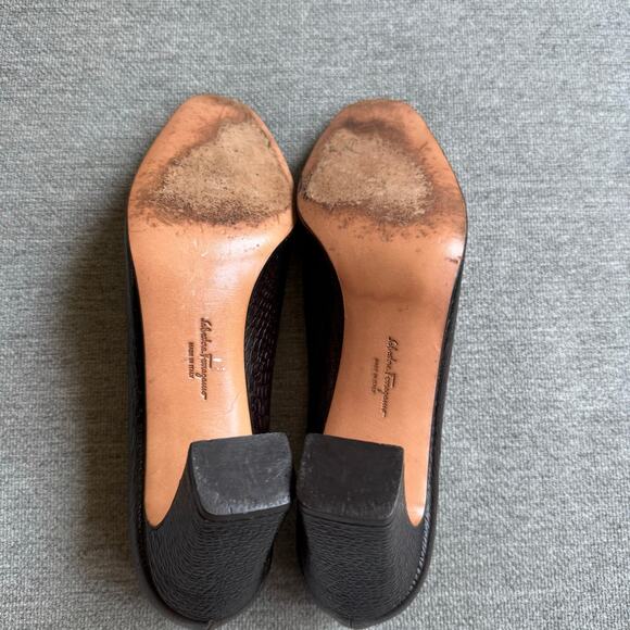 Salvatore Ferragamo Heels Embossed Leather Pumps Round Toes Brown Slip-on Sz A7 - Picture 9 of 13